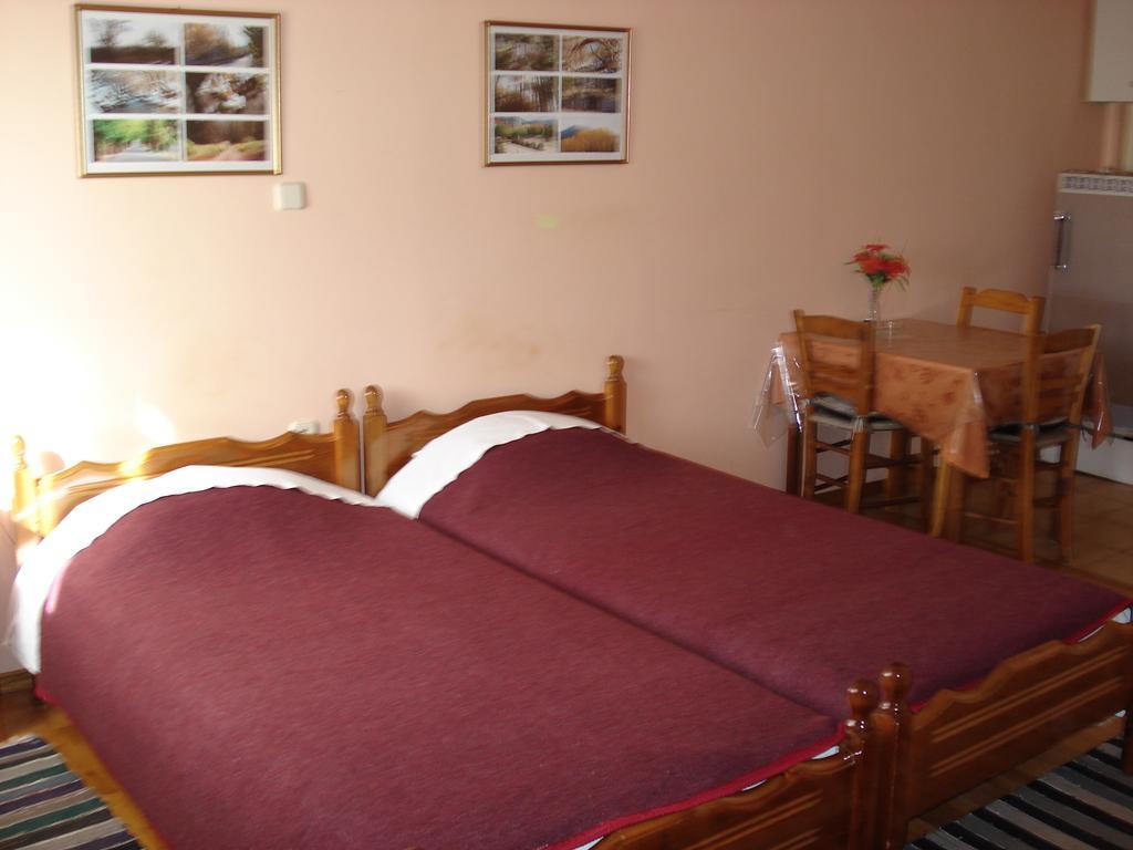 Zephyros Hotel Vitina Eksteriør billede