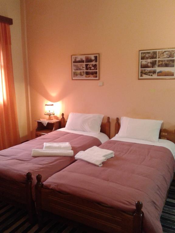 Zephyros Hotel Vitina Eksteriør billede
